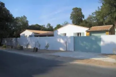 Image de Grande maison moderne pour 10 personnes en bord de plage dans l'île de Ré