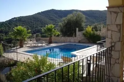 Image de Luxury detached villa set in the spectacular Gavarres hillside