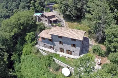 Tuscan Farmhouse, sleeps 11. 10m. pool in National Park. Free unlimited WiFi