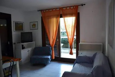 Image de Appartement à 150 mètres de la mer avec le pays d'olive