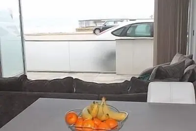 Image de Contemporaine plage Rez Flr Appartement Surplombant Fistral Beach & Terrasse