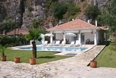 Image de Entièrement Climatisé Villa de luxe avec piscine privée chauffée