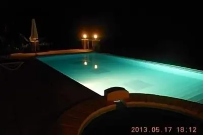 Image de Simple Story Villa, piscine privée et jacuzzi avec grande montagne et la mer