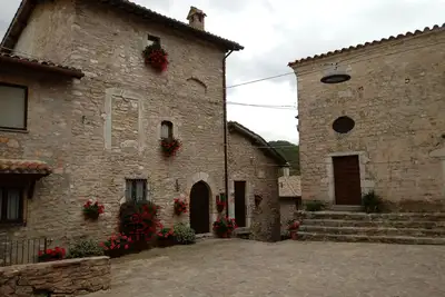 Image de Casa La Torre dans le petit village ombrien de Macerino