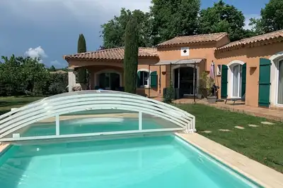 Image de Mas 8 Pers sur golf- clim -piscine privée- salle de sport