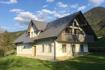 Image de famille individuelle amicale Chalet avec vue sur la montagne!
