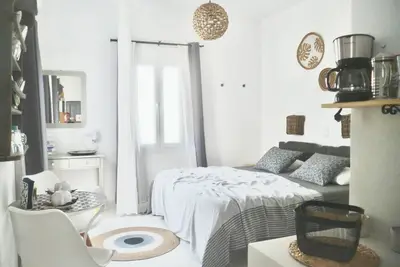 Image de Cycladic studio, 2 guests with balcony in Parikia: 300m from Livadia-Beach