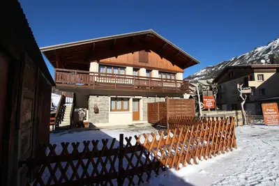 Image de « Chalet Changalan » T2 dans maison independante avec draps compris