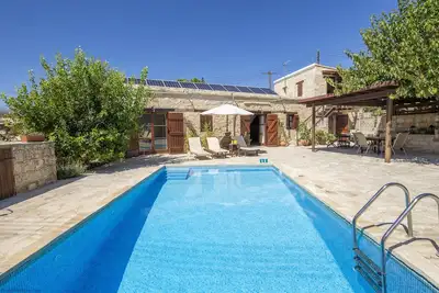 Image de Traditional Stone Built Holiday Villa in Walled Courtyard with Private Pool