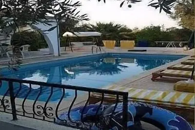 Image de Villa avec grande piscine privée