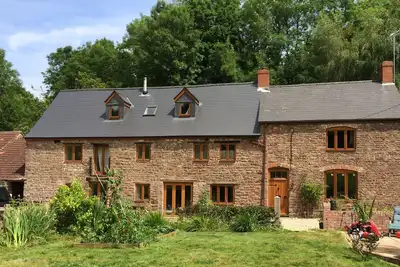 Image de 2 chambres à coucher dans la belle vieux moulin dans la forêt de Dean