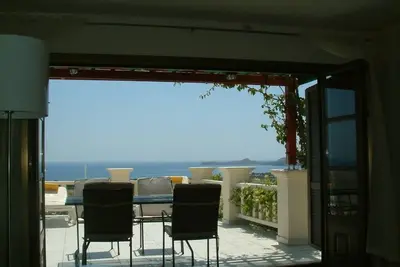 Image de Detached villa, private pool and breathtaking sea view