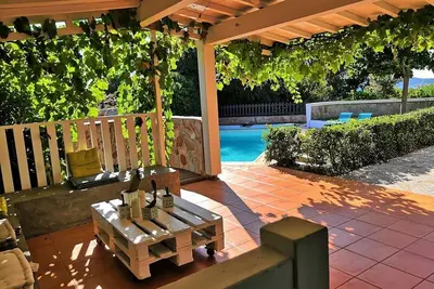Image de Maison de charme avec piscine privée et jardin