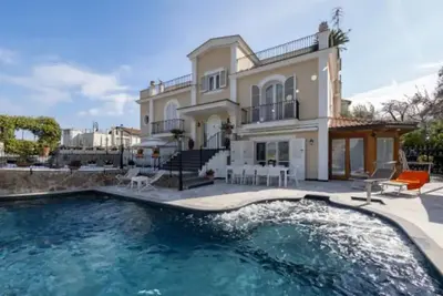 Image de Belle villa de 6 chambres avec piscine, située à quelques minutes du centre de Sorrente