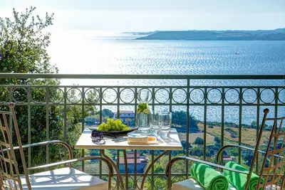 Image de * Nouveau Pour 2016 * Superbe Suite King 1 chambre à distance de marche de la ville et de la plage.