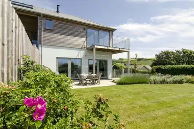 Image de Maison de vacances 5 * confortable et acceptant les animaux domestiques à quelques pas de la plage.