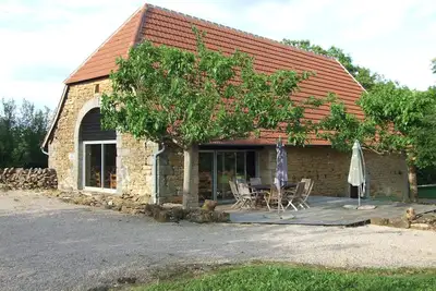Image de La Grange de Sonac  avec sa Piscine Sécurisée sur 7000 m2.
