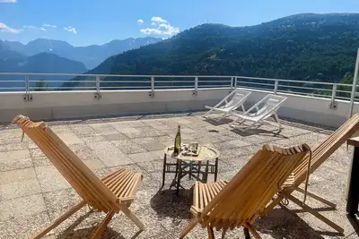 Image de Au calme, grande terrasse panoramique, 78m2, 3 Ch, déco actuelle, garage