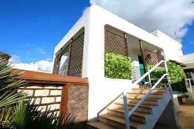 Image de Appartement dans une villa à 30 mètres de la mer