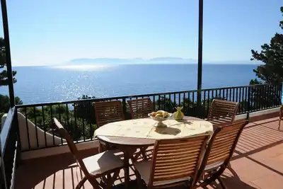 Image de Villa Vue Imprenable ACCÈS Direct À La Mer PRÈS De La RÉSERVE Zingar Wi-Fi gratuit