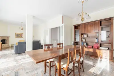Grand appartement avec 4 chambres et 2 salles de bains et une grande terrasse