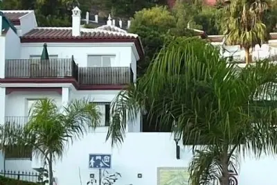 Image de Fantastique villa climatisée avec piscine privée. Belles vues sur la mer