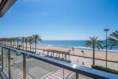 Image de Appartement neuf ensoleillé en bord de mer