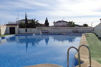 Image de Casa de Gienia - Beau bungalow au bord de la piscine à Los Altos, Torrevieja