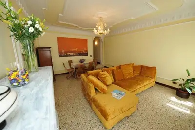 Image de Le luxe d'un appartement élégant au pied du pont du Rialto et le Grand Canal