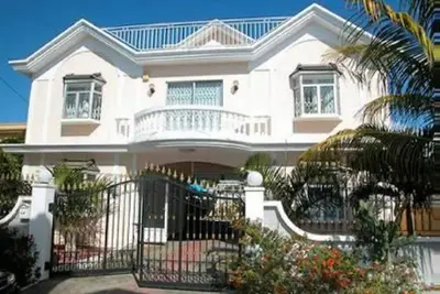 Image de Belle Villa avec piscine, a 100m de l'une des plus belles plages de l'ile et sur la route cotiere la plus prisee des touristes.