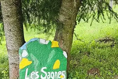 Image de Saint Julien d'Intres: Maison de caractère en pierres, en pleine nature