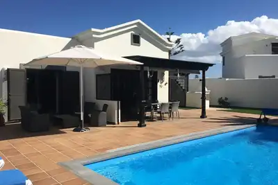 Image de Belle villa individuelle de 2 chambres dans le quartier populaire de Faro Park à Playa Blanca