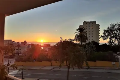Appartement moderne de deux chambres avec clima, Cinq minutes à pied de la marina, bars et la plage