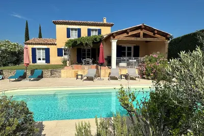 Image de Villa 2010 tout confort, climatisée, piscine privée chauffée, lieu privilégié