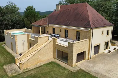 Image de Charmante Villa en pierre avec piscine proche de Sarlat