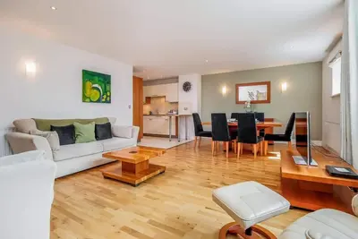 Image de Jeanneau - Deux Chambres Appartement, Couchages 4