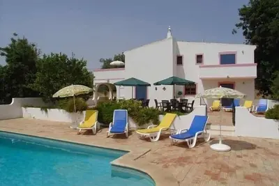 Image de Belle villa de 5 chambres dans un terrain agricole calme
