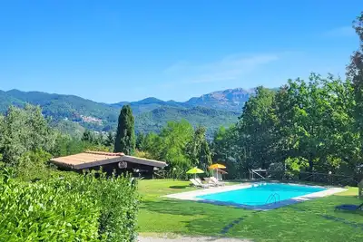 Image de Belle maison avec vue imprenable, grand jardin et piscine privée