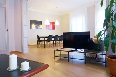Image de Appartement Moderne 4 Chambres / 4 Salles De Bains
