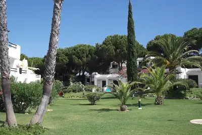 Image de Appartement en détente jardin paysager complexes-six piscines et golf