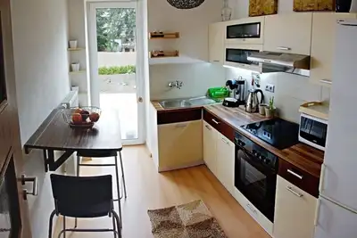 Image de Appartement spacieux et ensoleillé, bien équipée, Wifi, Tv satellite, quartier calme, près de Centre ville