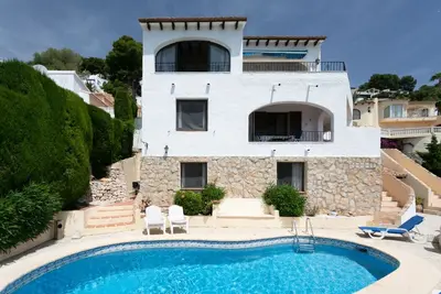 Image de Villa Bouganvillea, Appartement C pour les vues 5, piscine, mer.