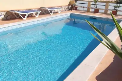Image de Villa avec piscine privée près du centre et de la plage