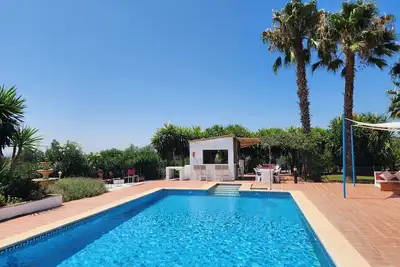 Image de Spacious Seville Cortijo with large private pool set in orange groves free wifi