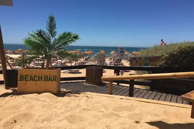 Image de Appartement dans un endroit en bord de mer fabuleux à seulement 1 minute à pied de Vale do Lobo plage