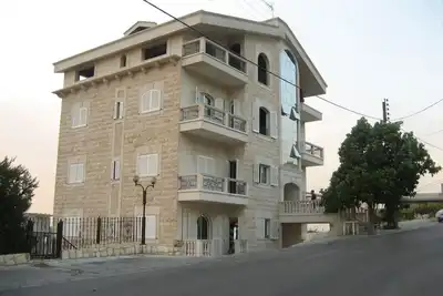 Image de Maison de caractère appartement dans résidence familiale
