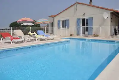 Image de Chalet individuel avec 4 chambres, piscine privée et vue exceptionnelle