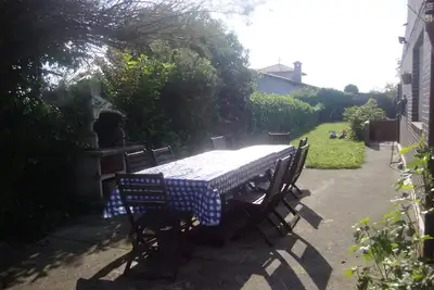 maison de campagne près de la mer