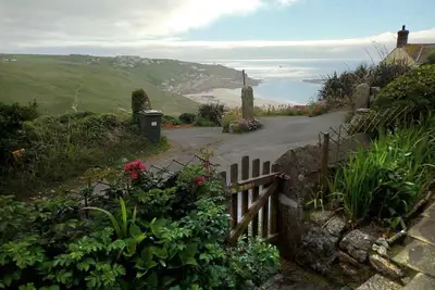 Image de Cottage de granit traditionnel au-dessus de Sennen Beach