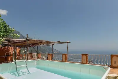 Image de Casa Zenia B: Un bel appartement situé sur une colline.